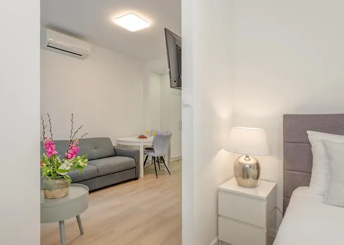 Capital And 4* Split