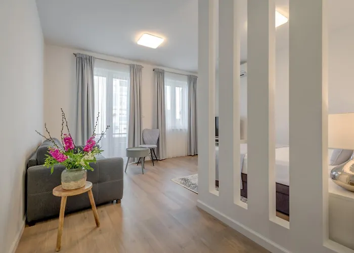 Capital And 4* Split