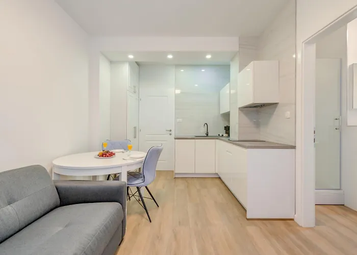 Capital And Pensión 4*