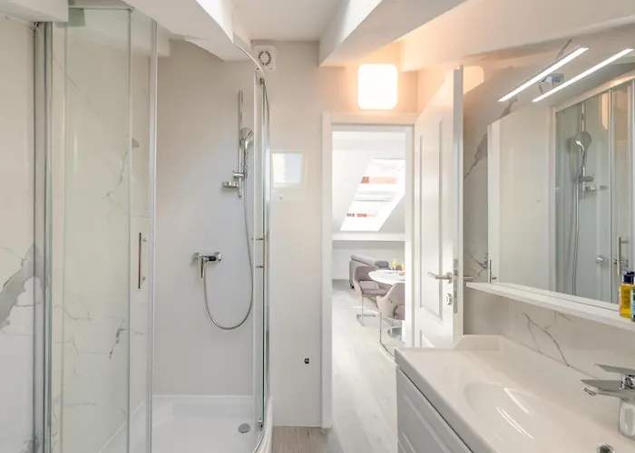 Capital And 4* Split